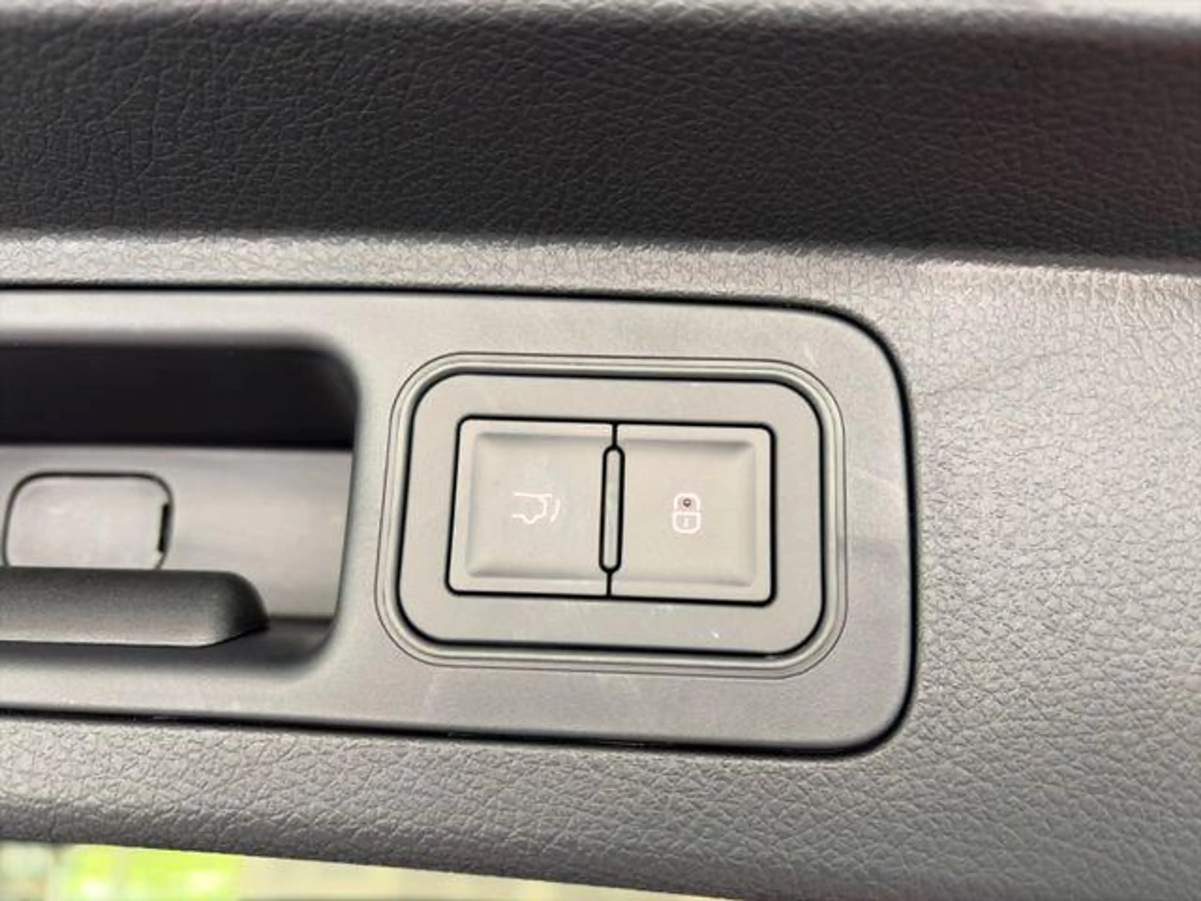 BYD Seal U DM-i Boost /360°/HUD/SHZ/PANO-DA/19Z/ 160 kW (2... — photo 12