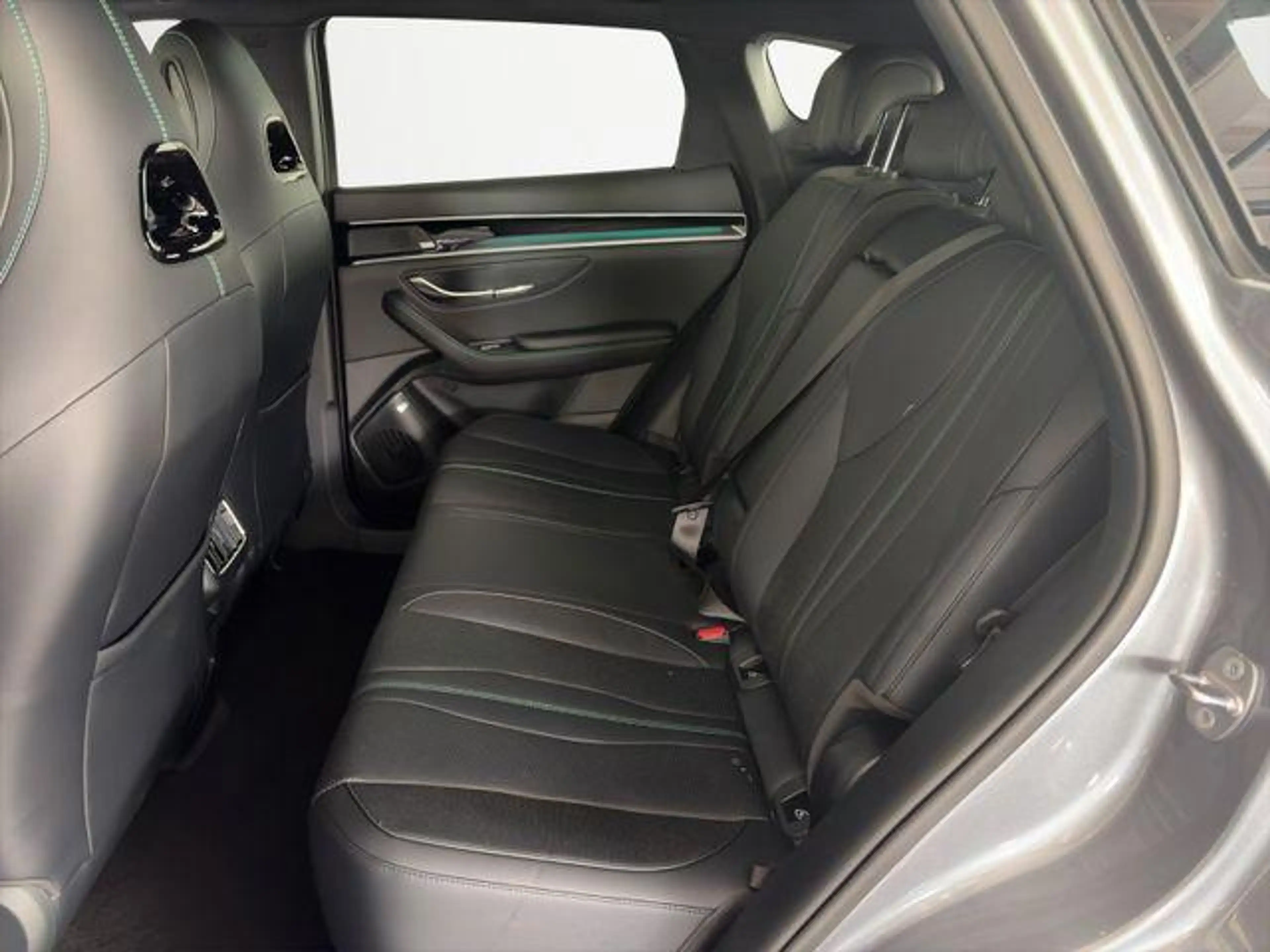 BYD Seal U DM-i Boost /360°/HUD/SHZ/PANO-DA/19Z/ 160 kW (2... — photo 10