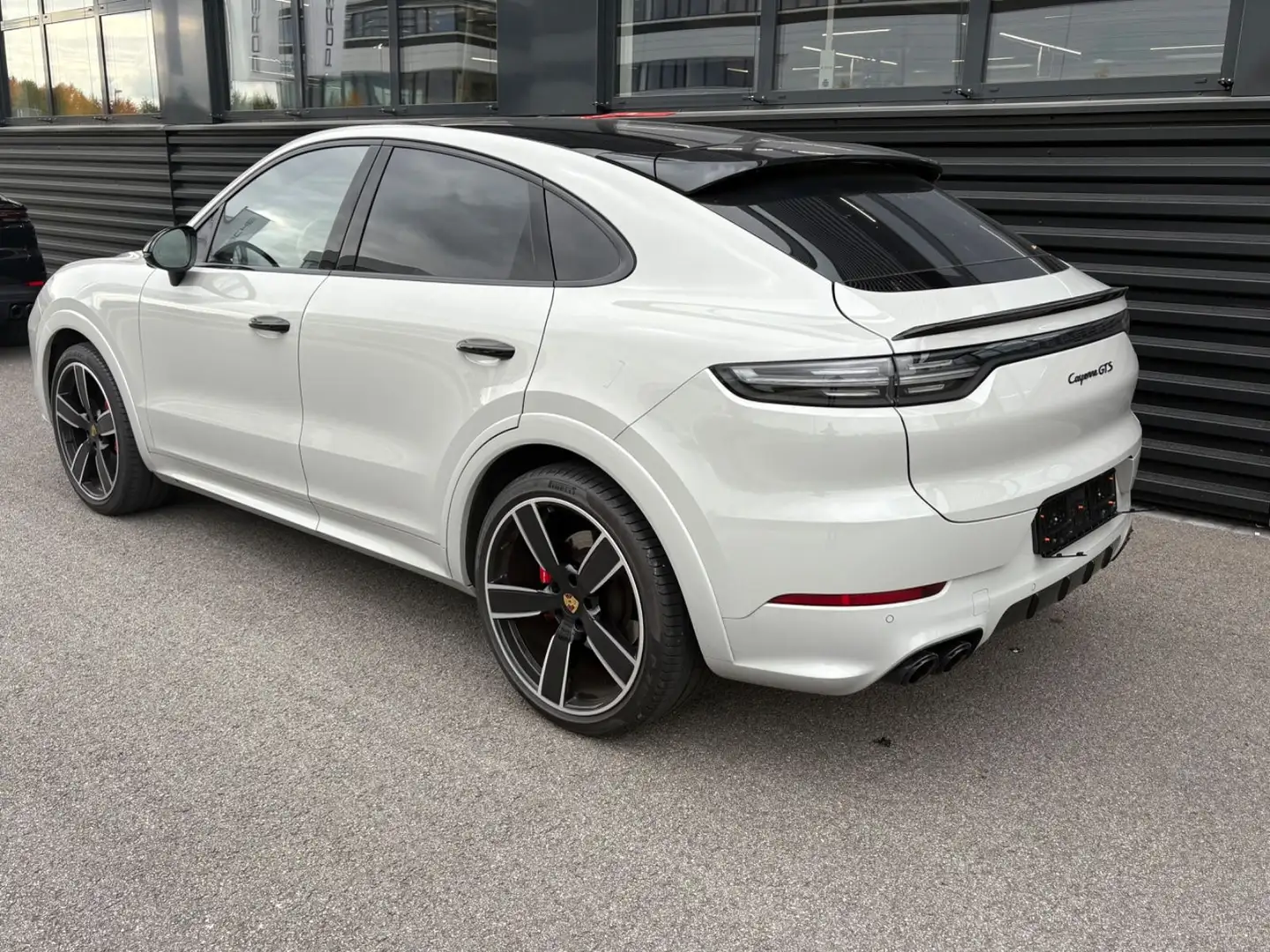Porsche Cayenne GTS COUPE-HINTERACHS-SPORTDESIGN-1.HAND Gris - 2