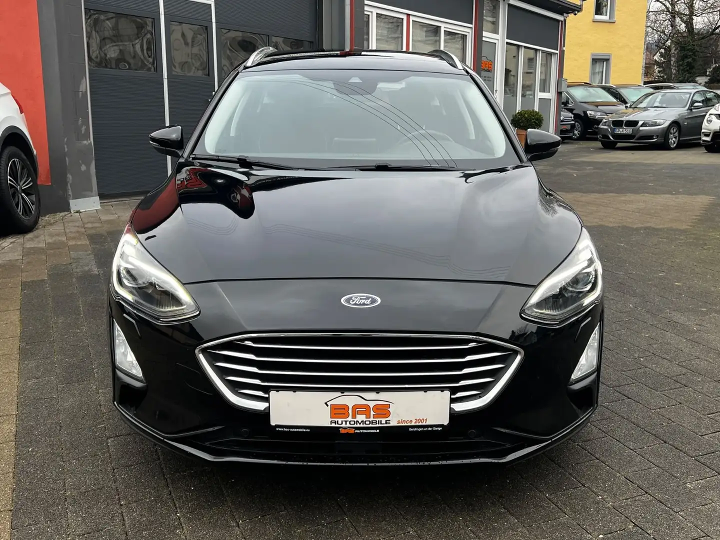 Ford Focus Turnier 1.5 Titanium*NAVI*LED*PANO*RFK*B&O Schwarz - 2