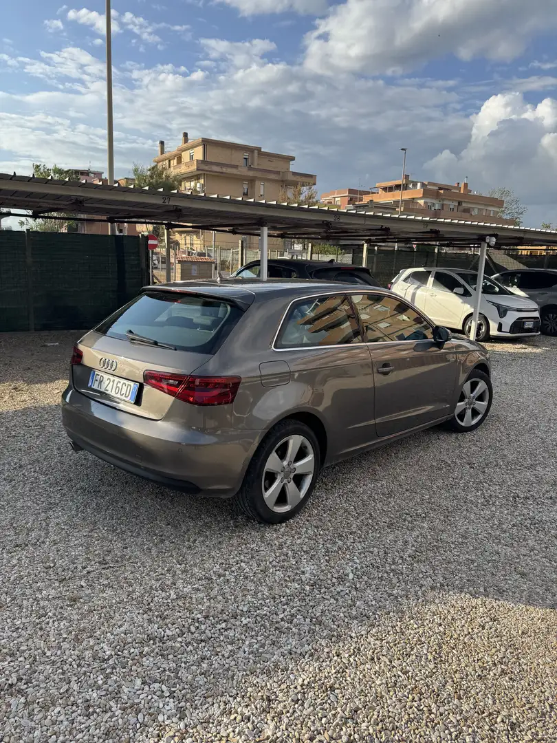 Audi A3 1.6 tdi Ambition - 2