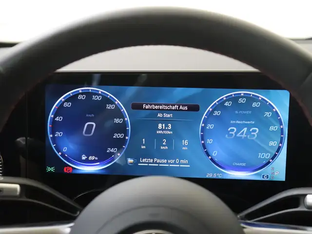 Mercedes-Benz Cla view 12