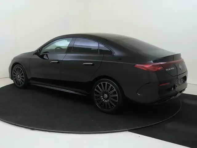 Mercedes-Benz Cla view 3