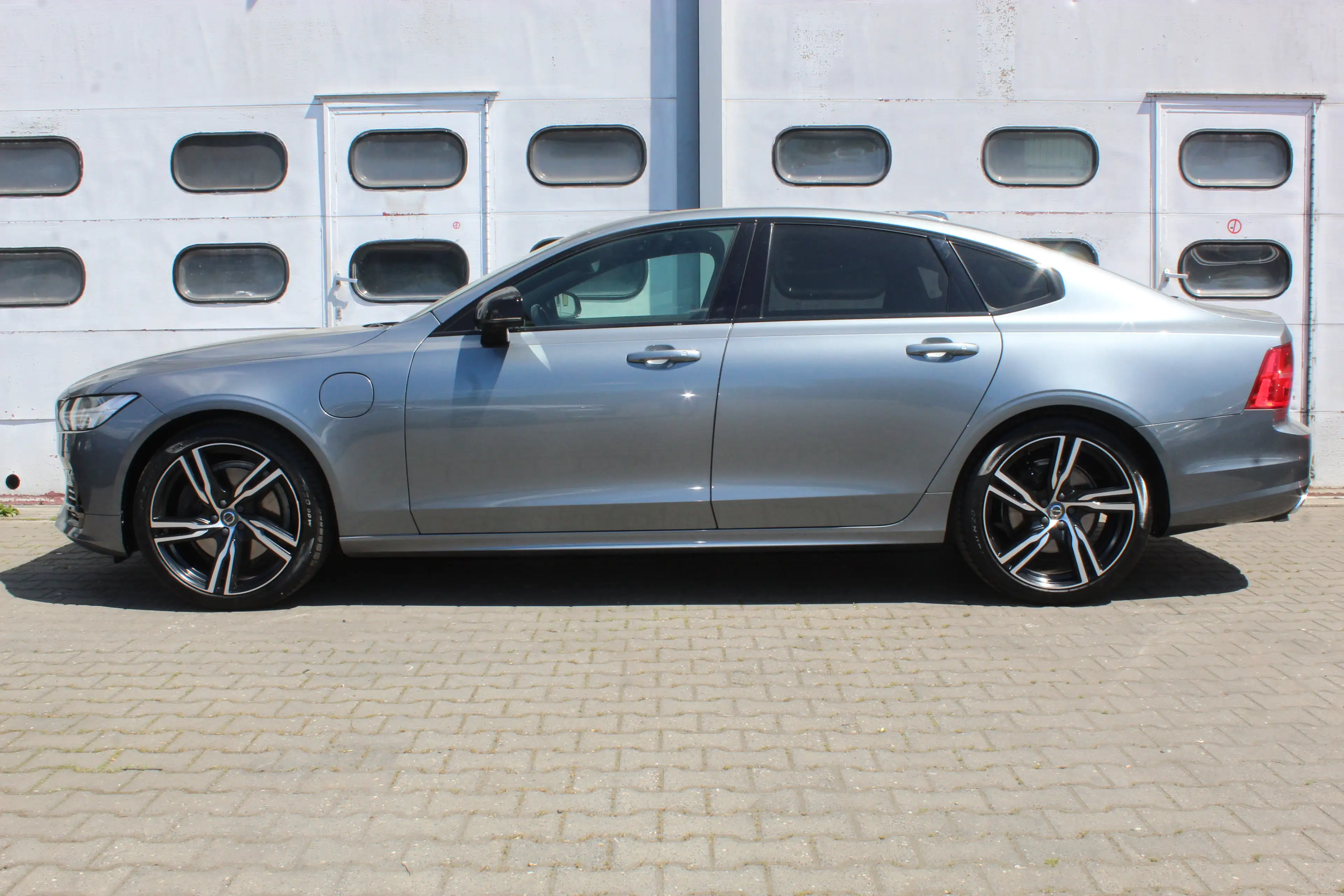 Volvo S90 R Design Plug-In Hybrid AWD — photo 6
