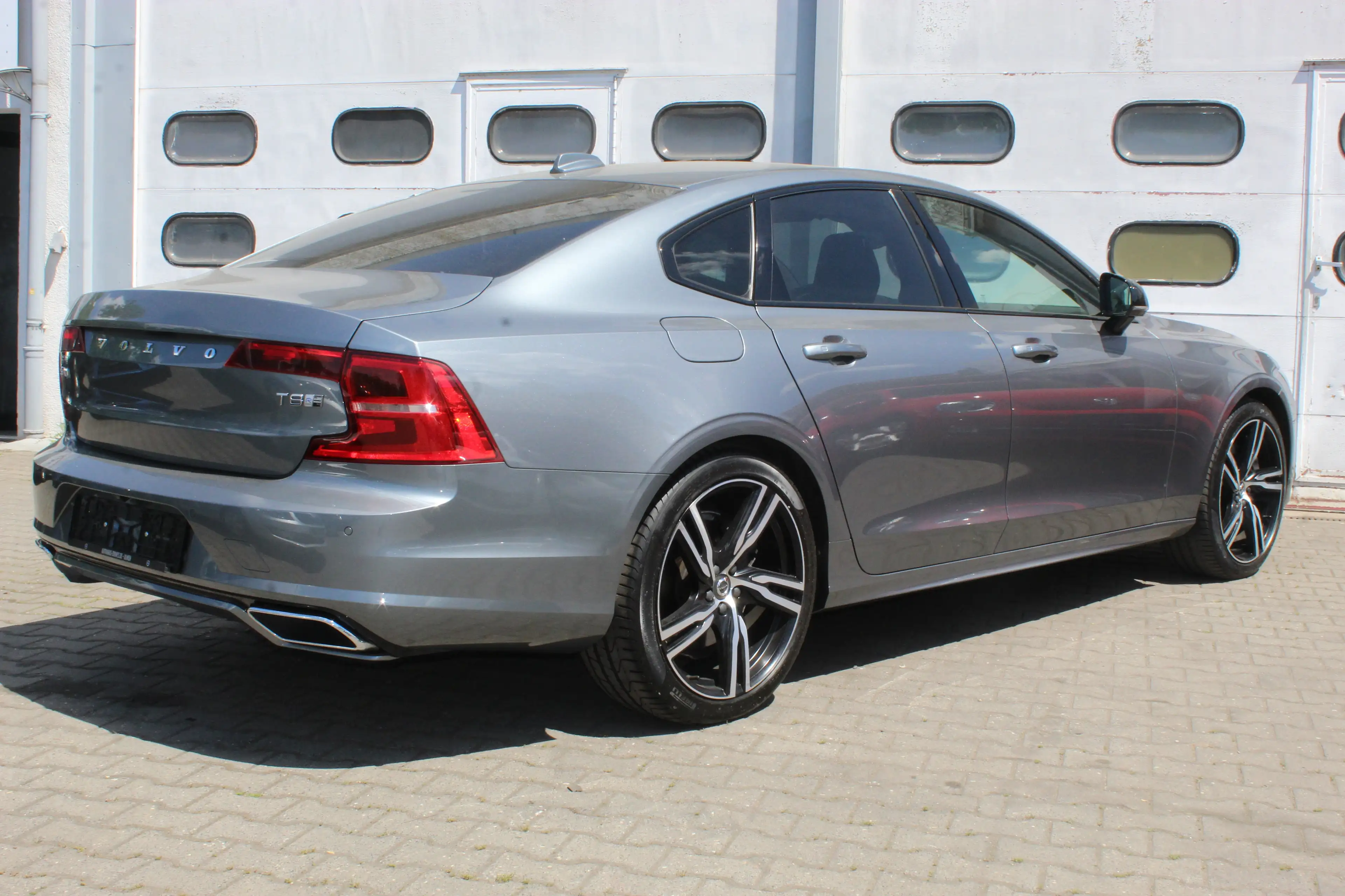 Volvo S90 R Design Plug-In Hybrid AWD — photo 8