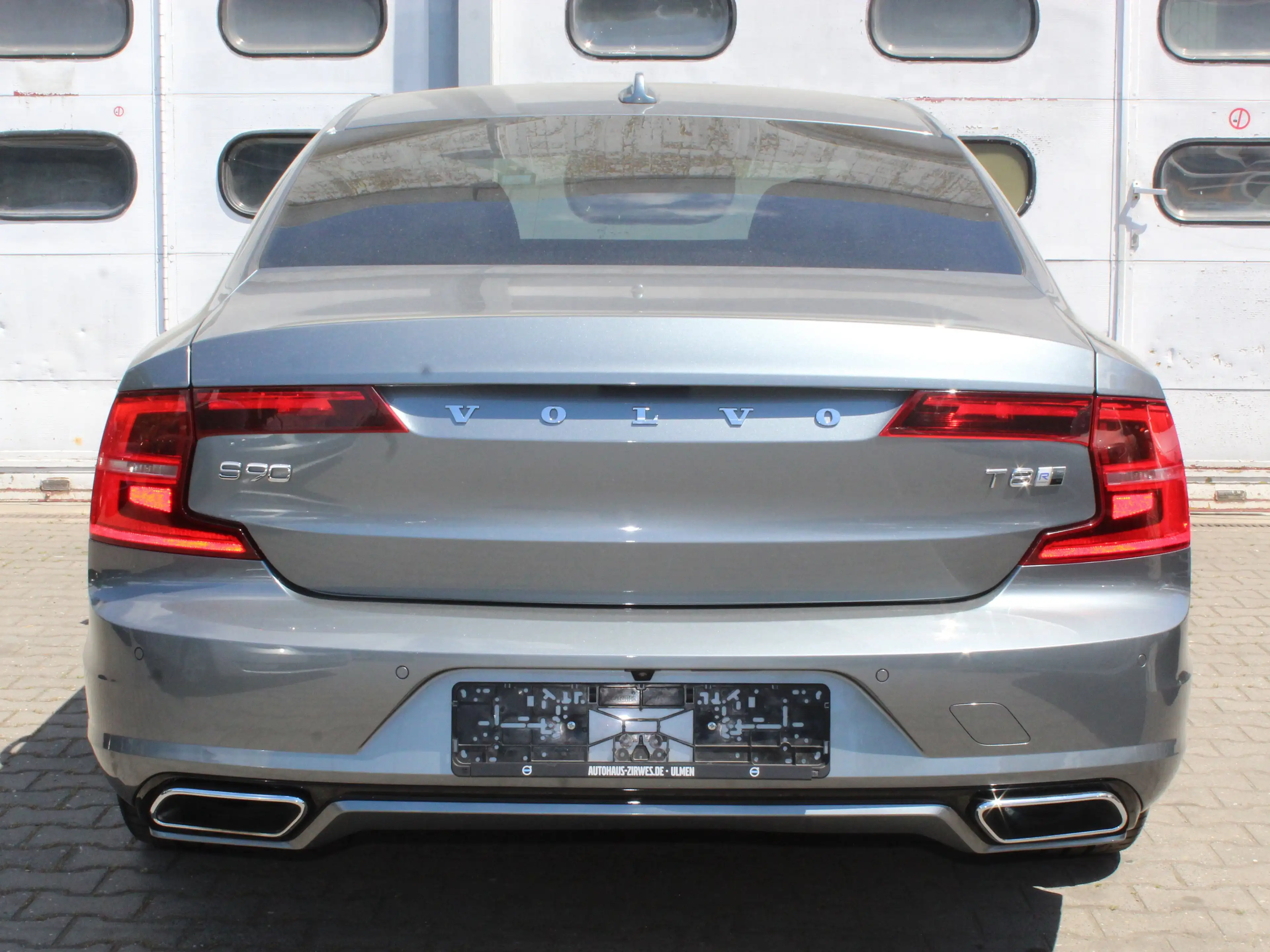 Volvo S90 R Design Plug-In Hybrid AWD — photo 7