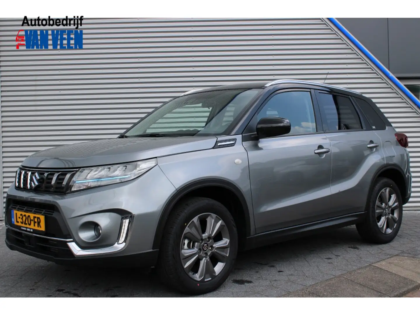 Suzuki Vitara 1.4 Boosterjet Select Smart Hybrid Grijs - 1