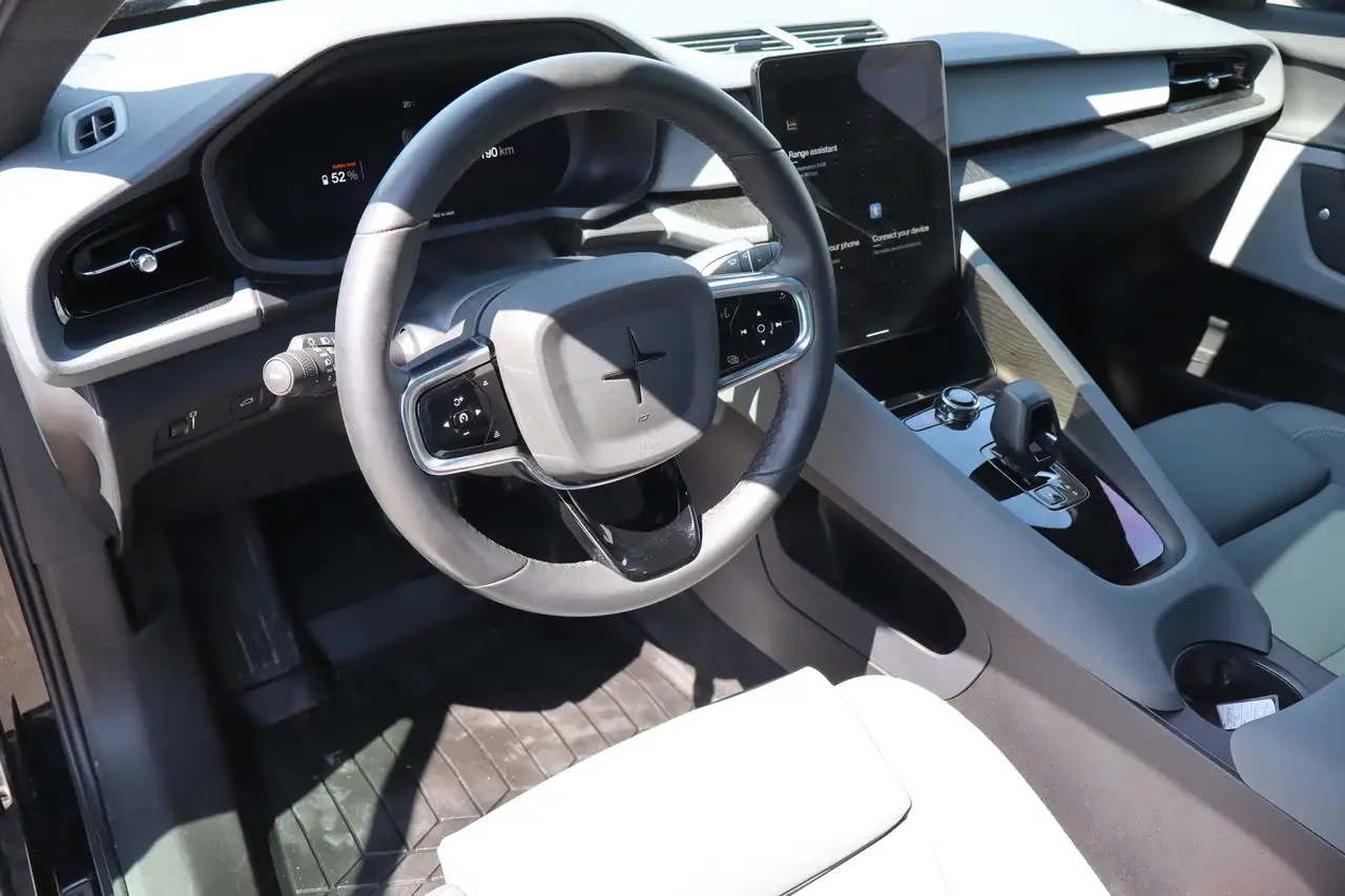 Polestar 2 снимка Polestar 2