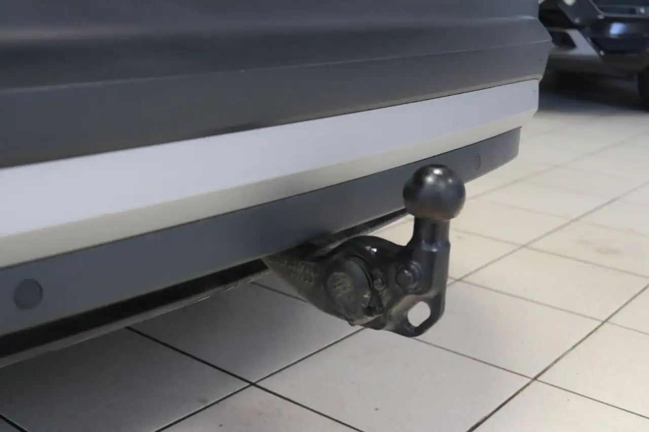 2022 Volkswagen ID.4 Pro Perfom. WP AHK HUD 360 Matrix Pano 97%, photograph 11