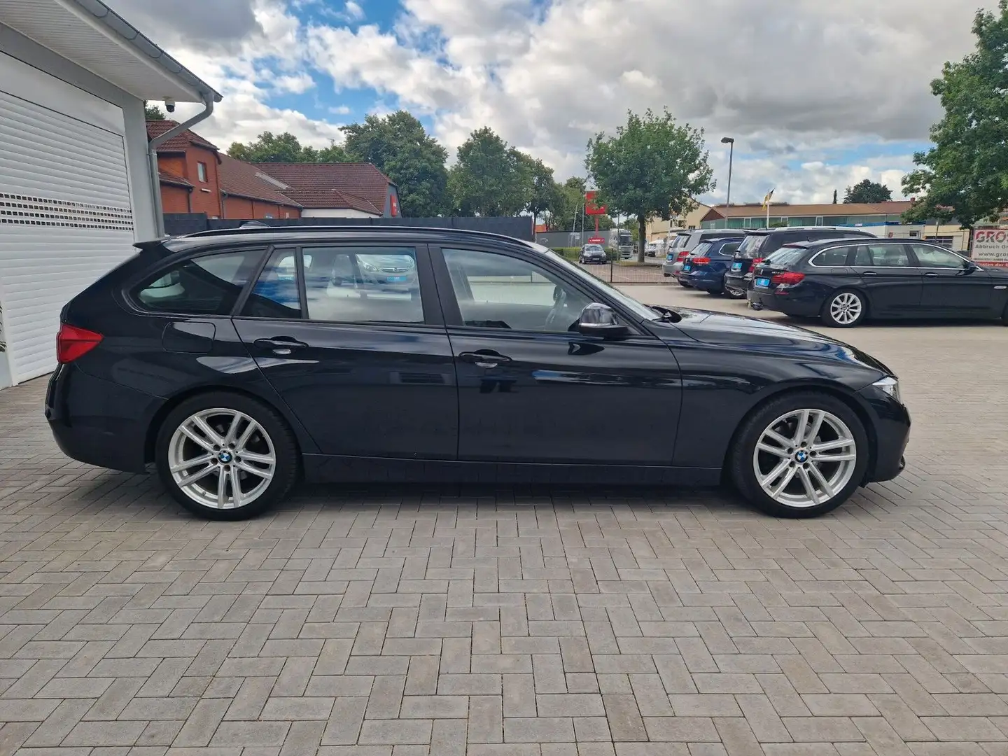 BMW 320 d+Navi+PDC Zwart - 2