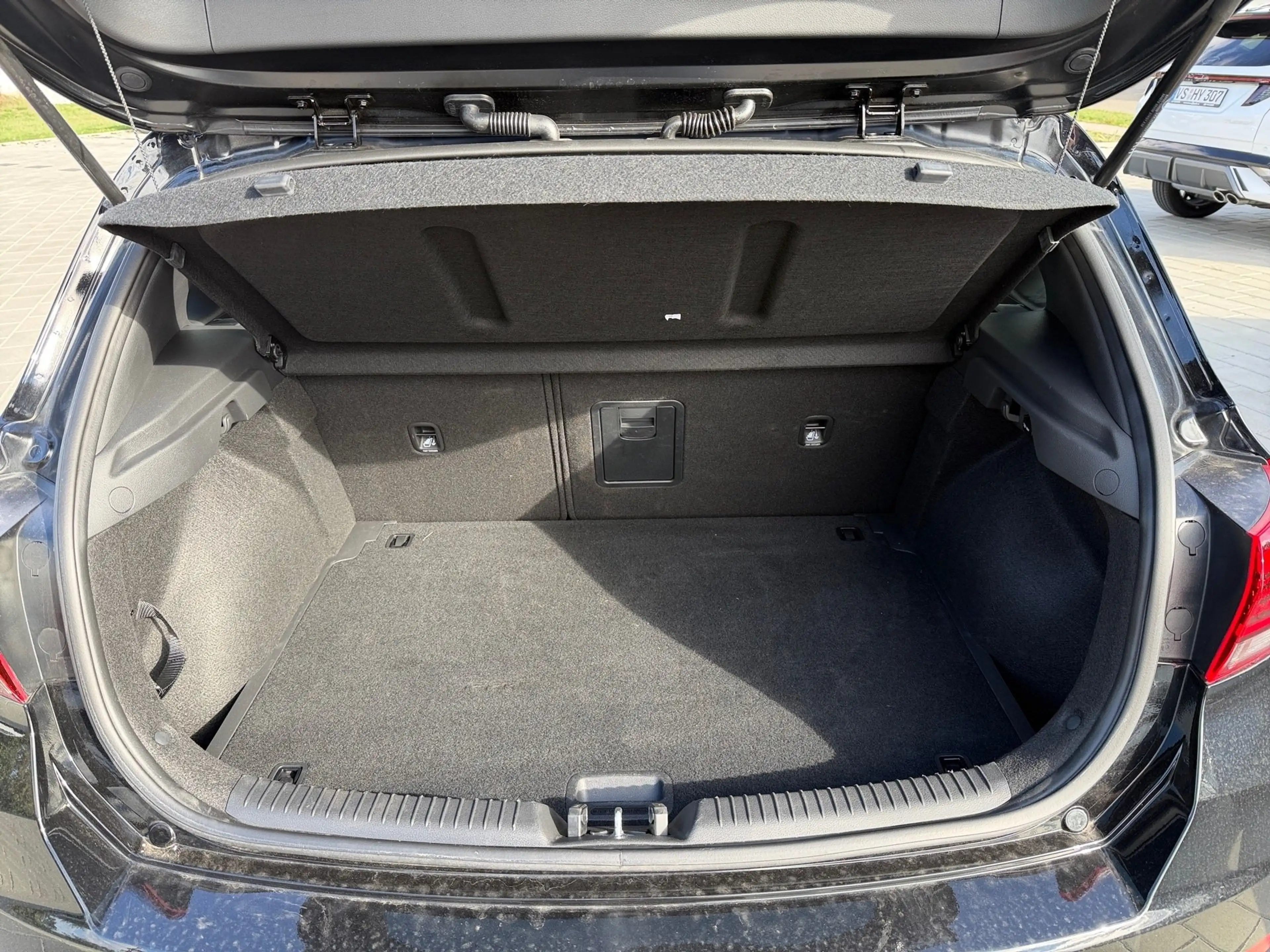 Hyundai i30 FL 5-Türer  1.0L  6-MT Edition +  SHZ LHZ — photo 12