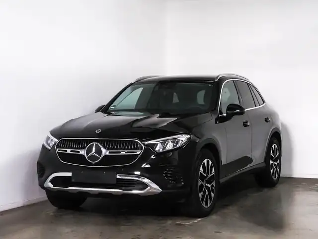 Mercedes-Benz GLC view 2