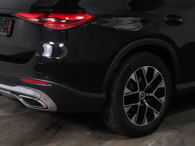 Mercedes-Benz GLC view 5