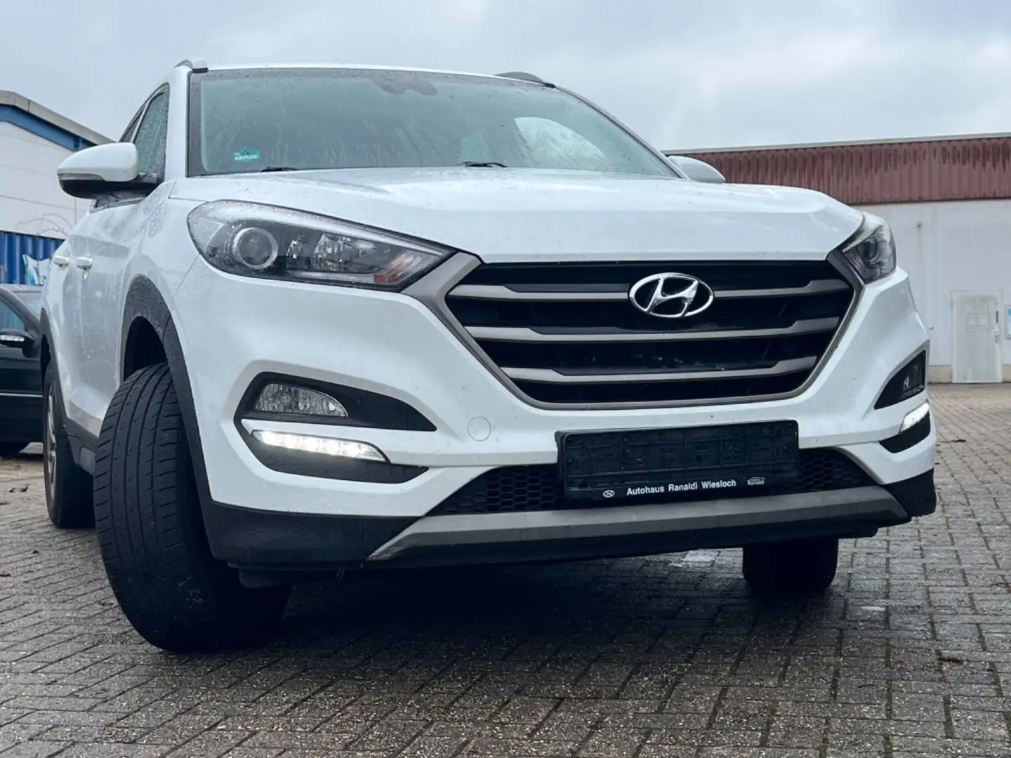 Hyundai TUCSON blue Classic 2WD Weiß - 1