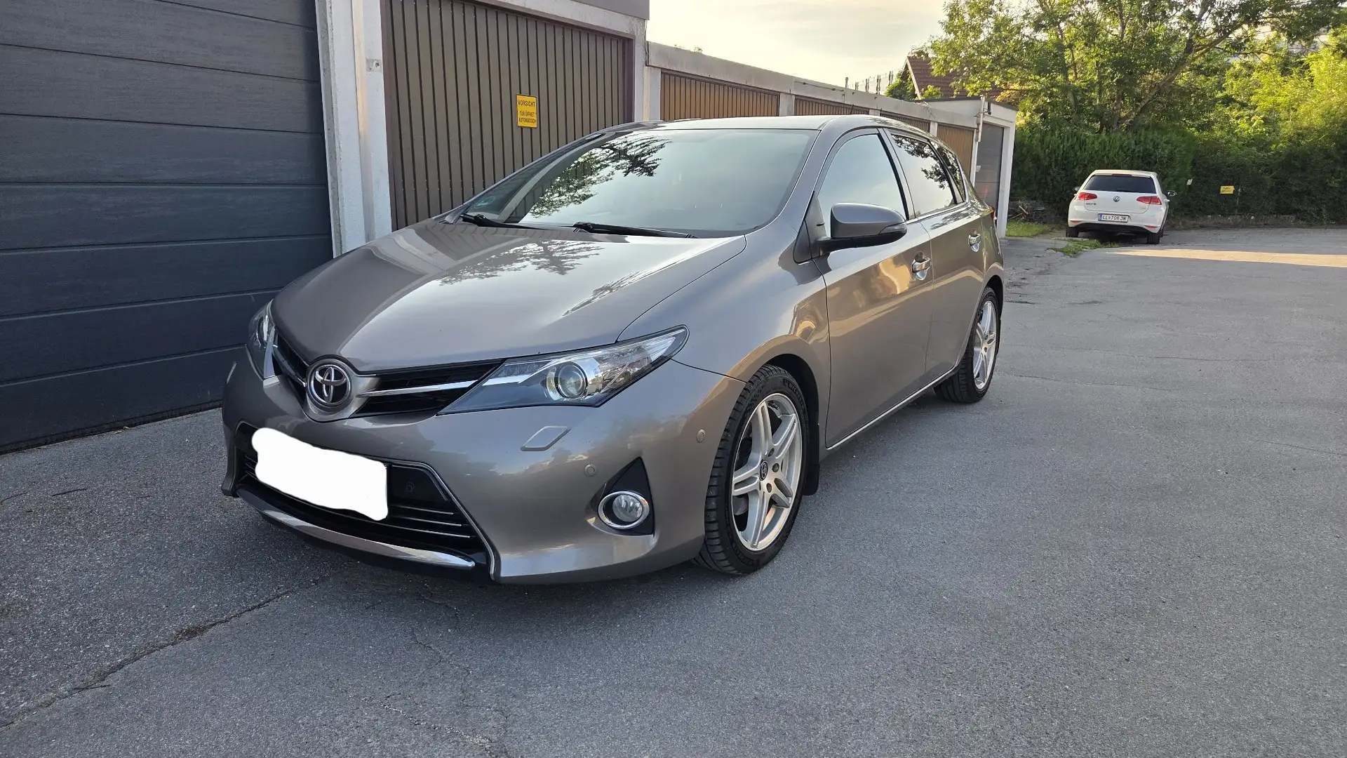 Toyota Auris 2,0 D-4D Lounge Bronze - 2