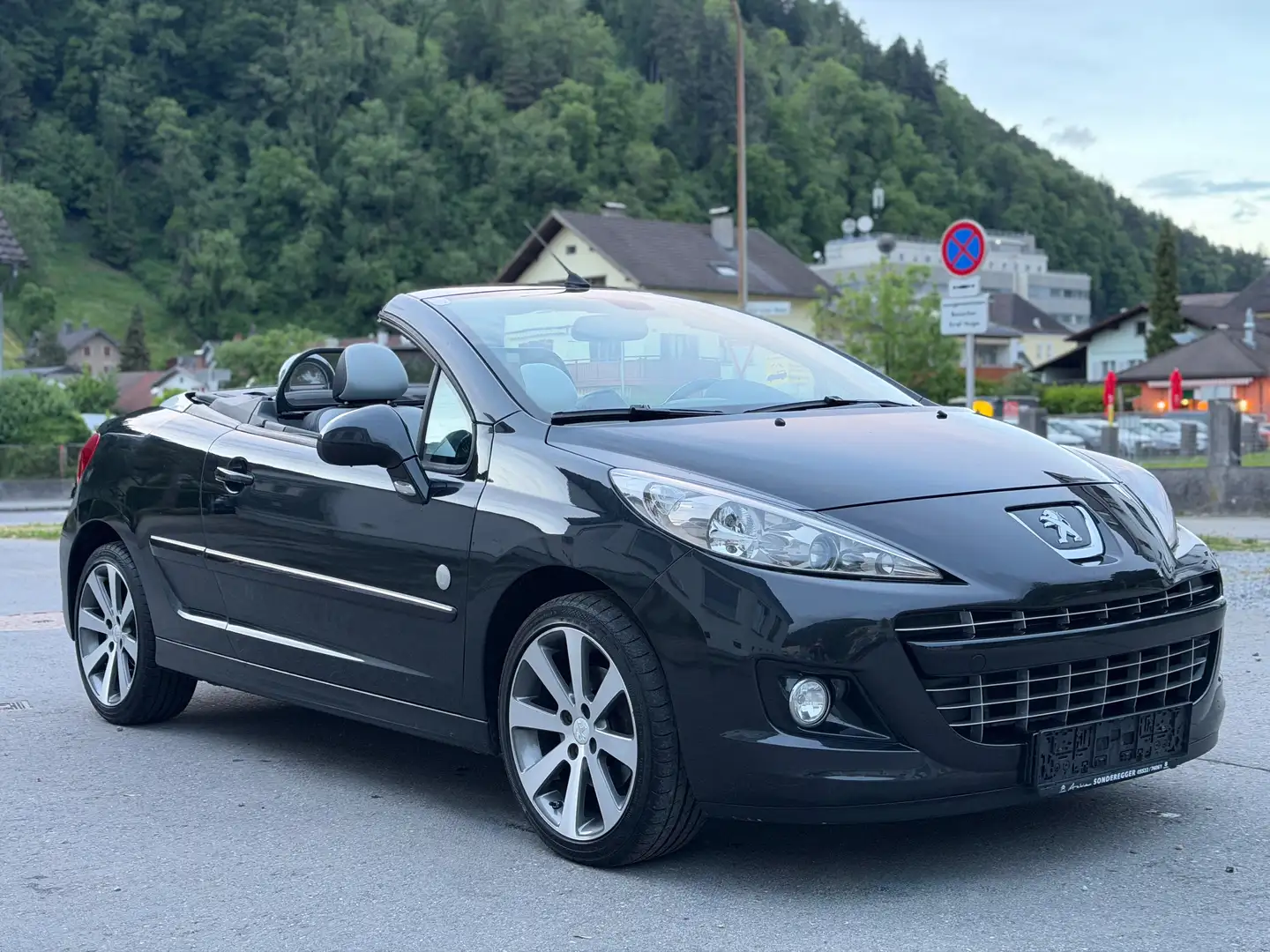 Peugeot 207 Cabrio 1.6 VTi Roland Garros Edition TÜV NEU Schwarz - 1