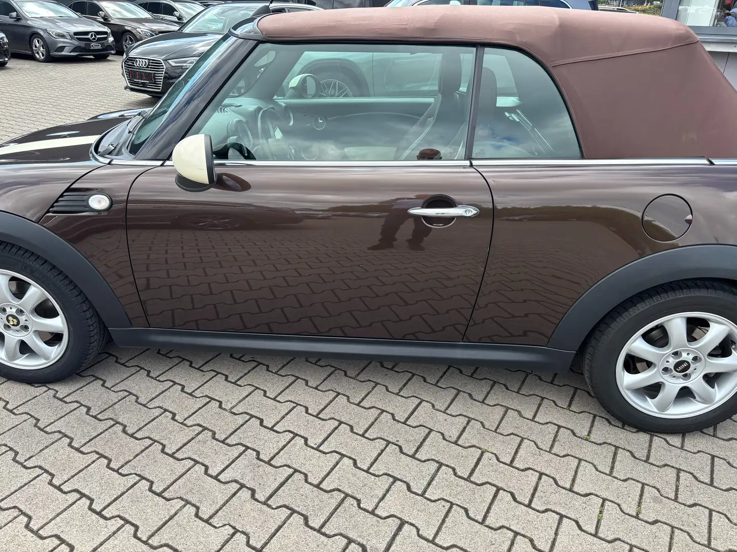 MINI Cooper Cabrio Cooper Braun - 2