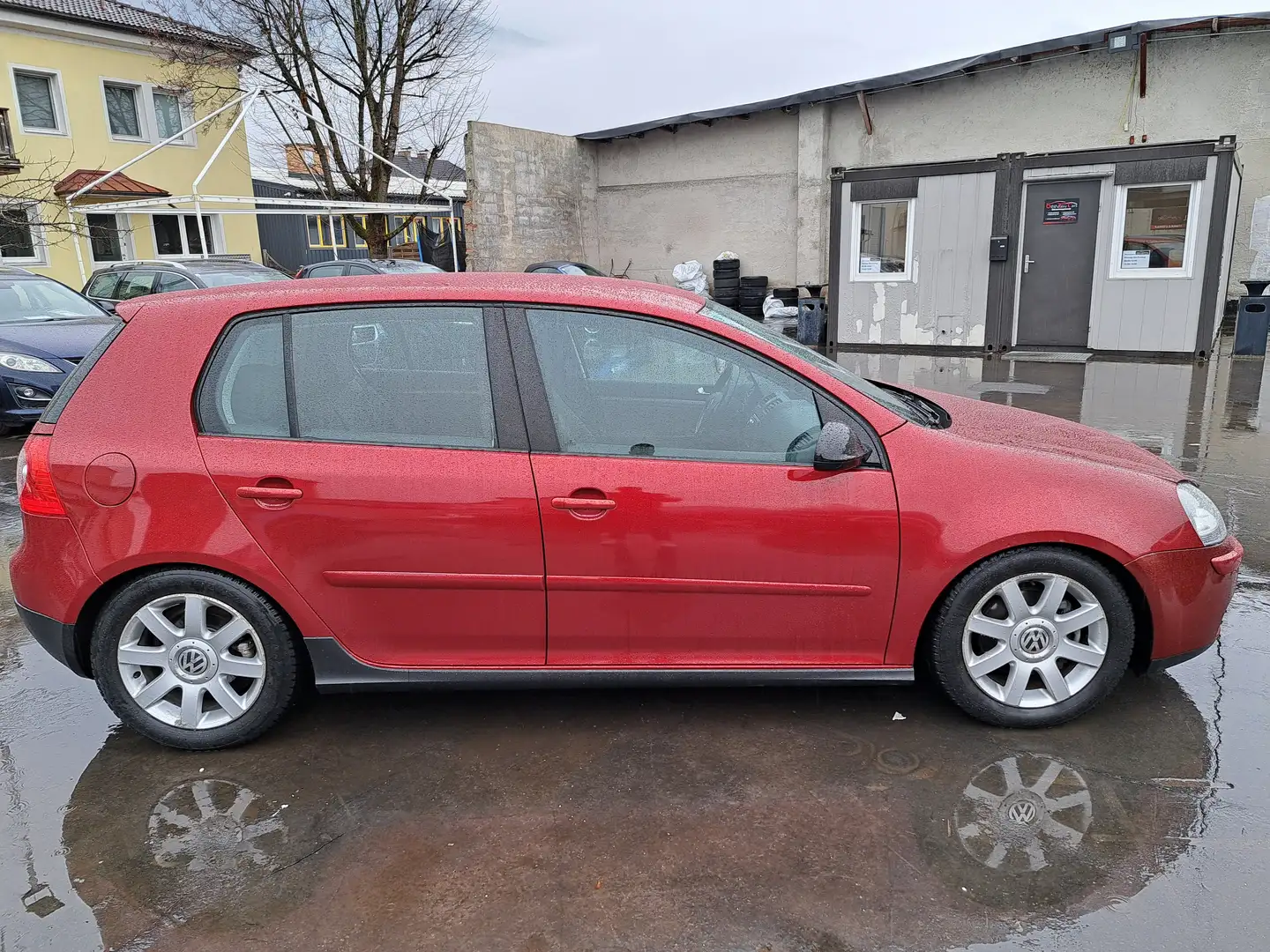 Volkswagen Golf Comfortline 2,0 FSI Rojo - 2