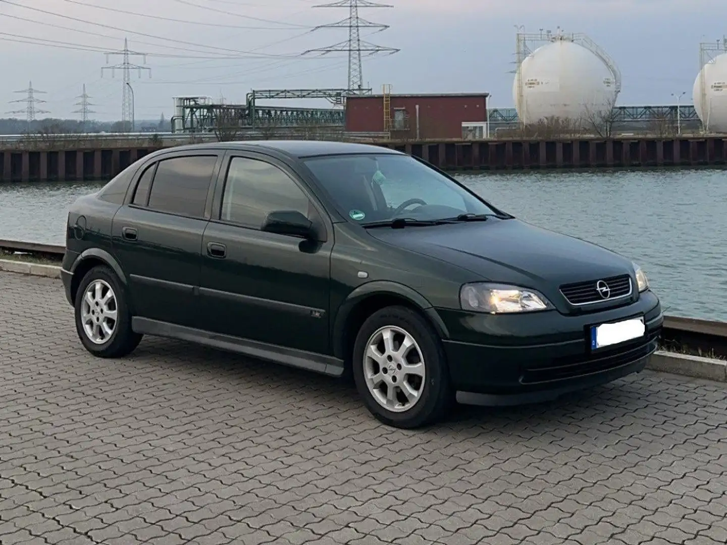 Opel Astra Astra 1.6 Njoy Grün - 2