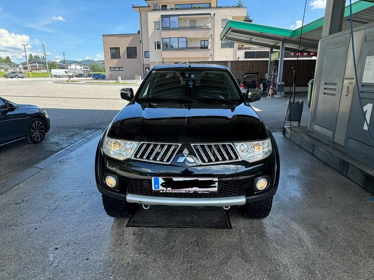 Mitsubishi L200 2,5L Schwarz - 1