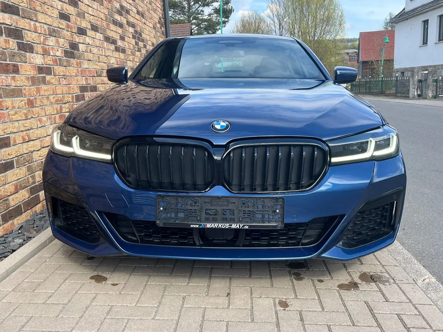 BMW 530 i M Sport HUD AHK CockpProf HiFi DriveAssPro Blauw - 2