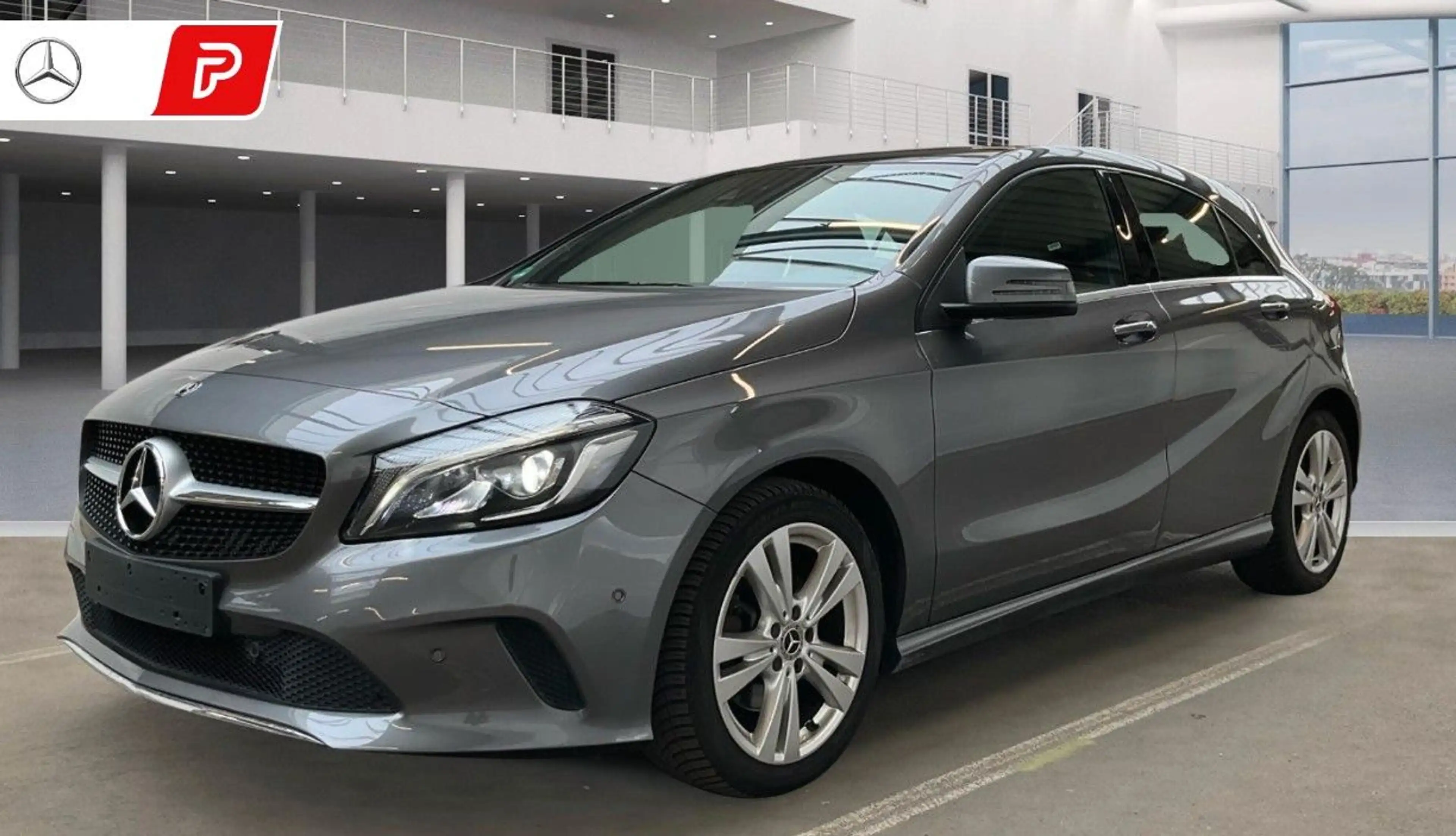 Mercedes-Benz A 180 Pano SHZ Navi Carplay LED PDC