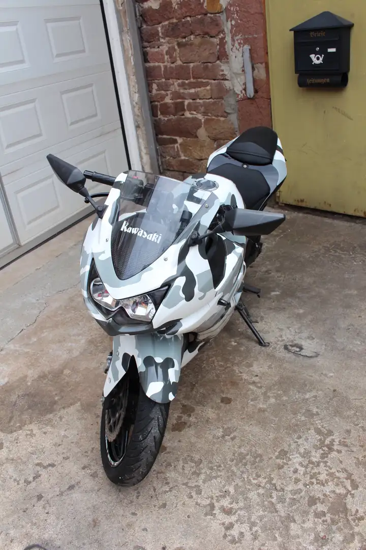 Kawasaki Ninja 250 R „Camouflage-Folierung“ in schwarz-weiß Czarny - 2