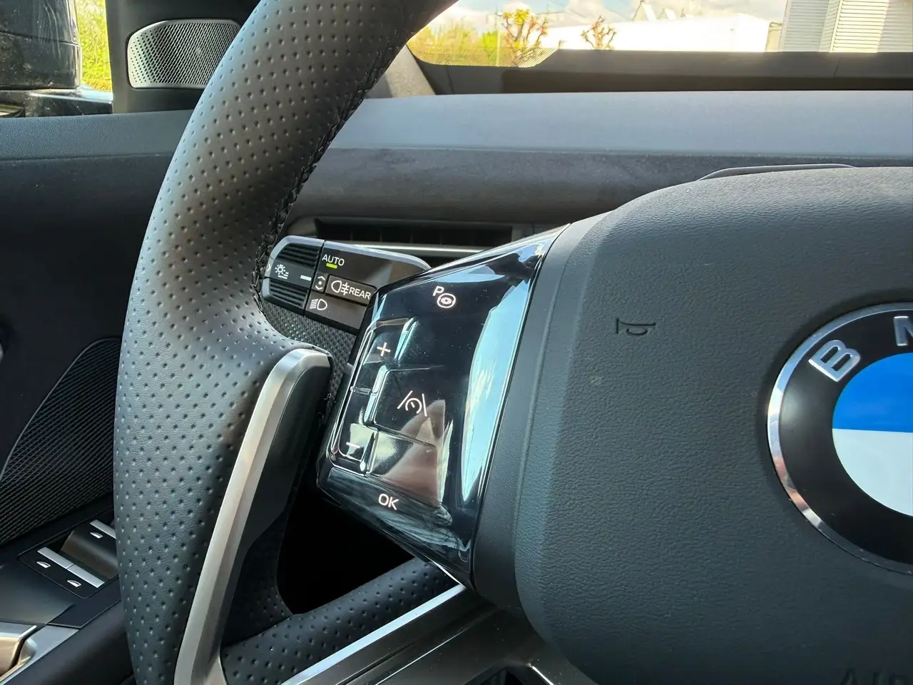 BMW iX3 50 xDrive MSportPro PanoramicVision PANO AHK 10