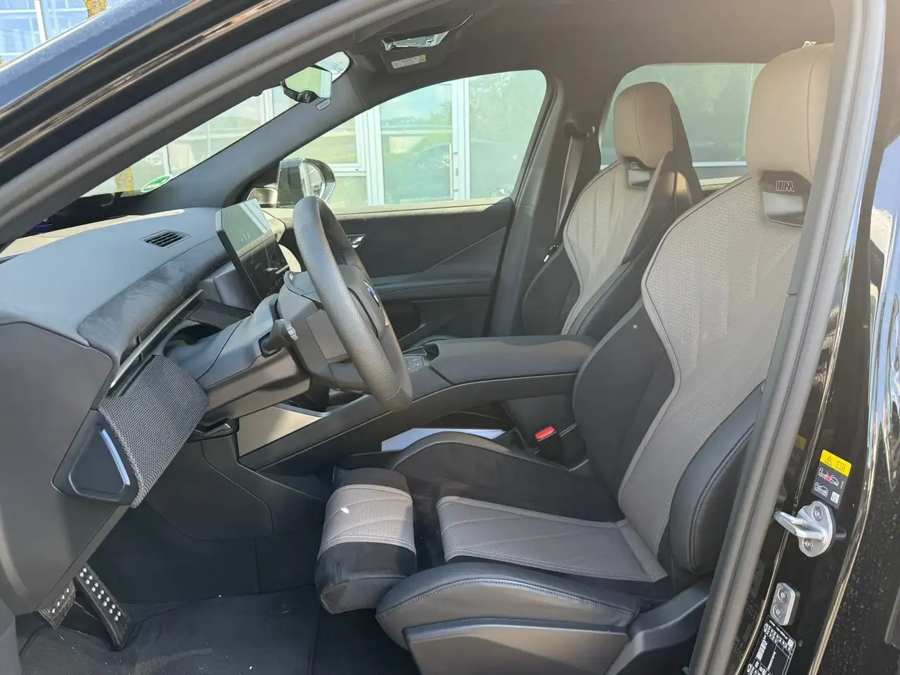 BMW iX3 50 xDrive MSportPro PanoramicVision PANO AHK 8