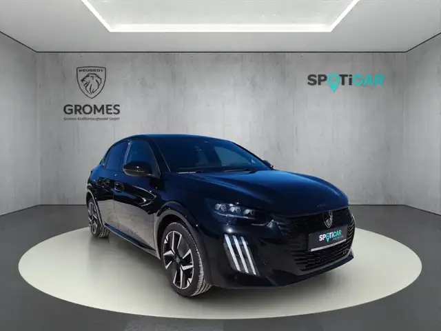 Peugeot 208 main image