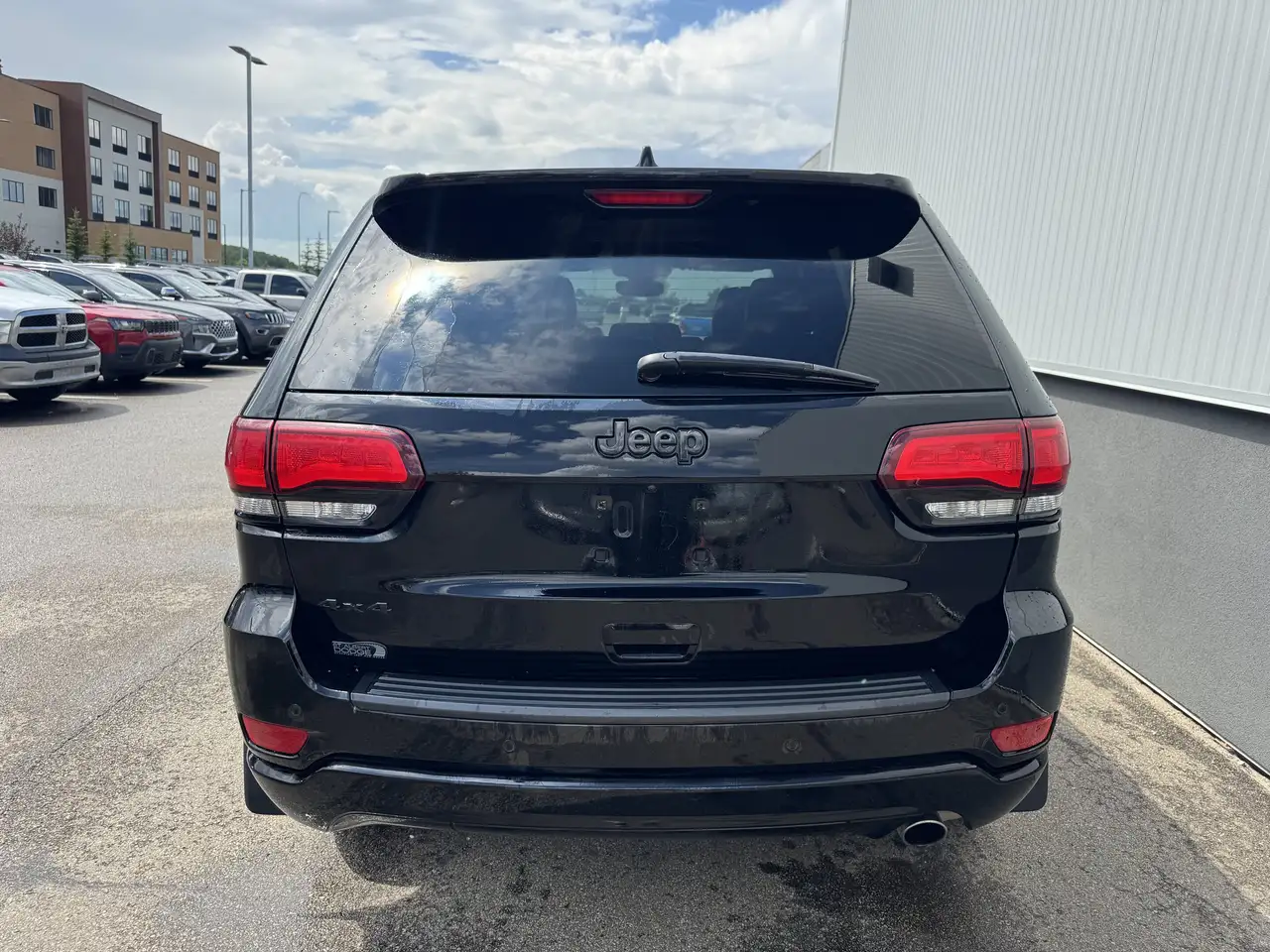 Jeep Grand Cherokee photo Jeep Grand Cherokee