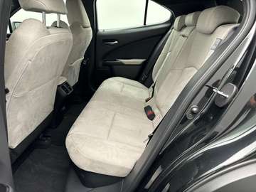 UX 250h 2.0i FWD Business Line