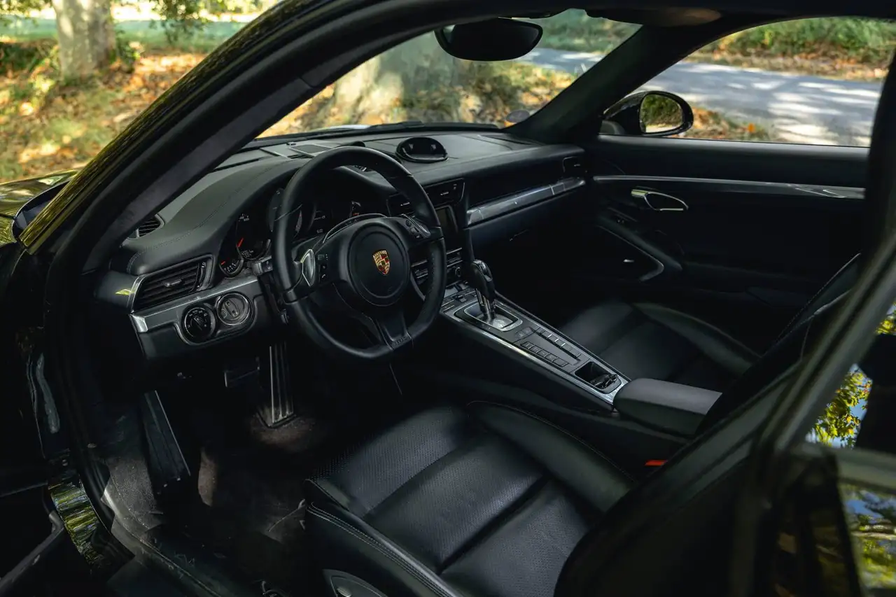 2013 Porsche 911 911 Carrera 4S Coupé 3.8i 400 PDK, photograph 3