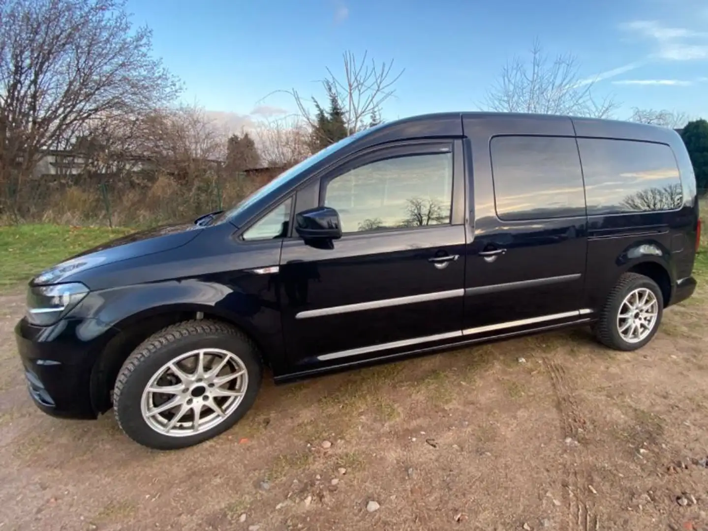 Volkswagen Caddy Caddy 2.0 TDI DSG Alltrack Schwarz - 1