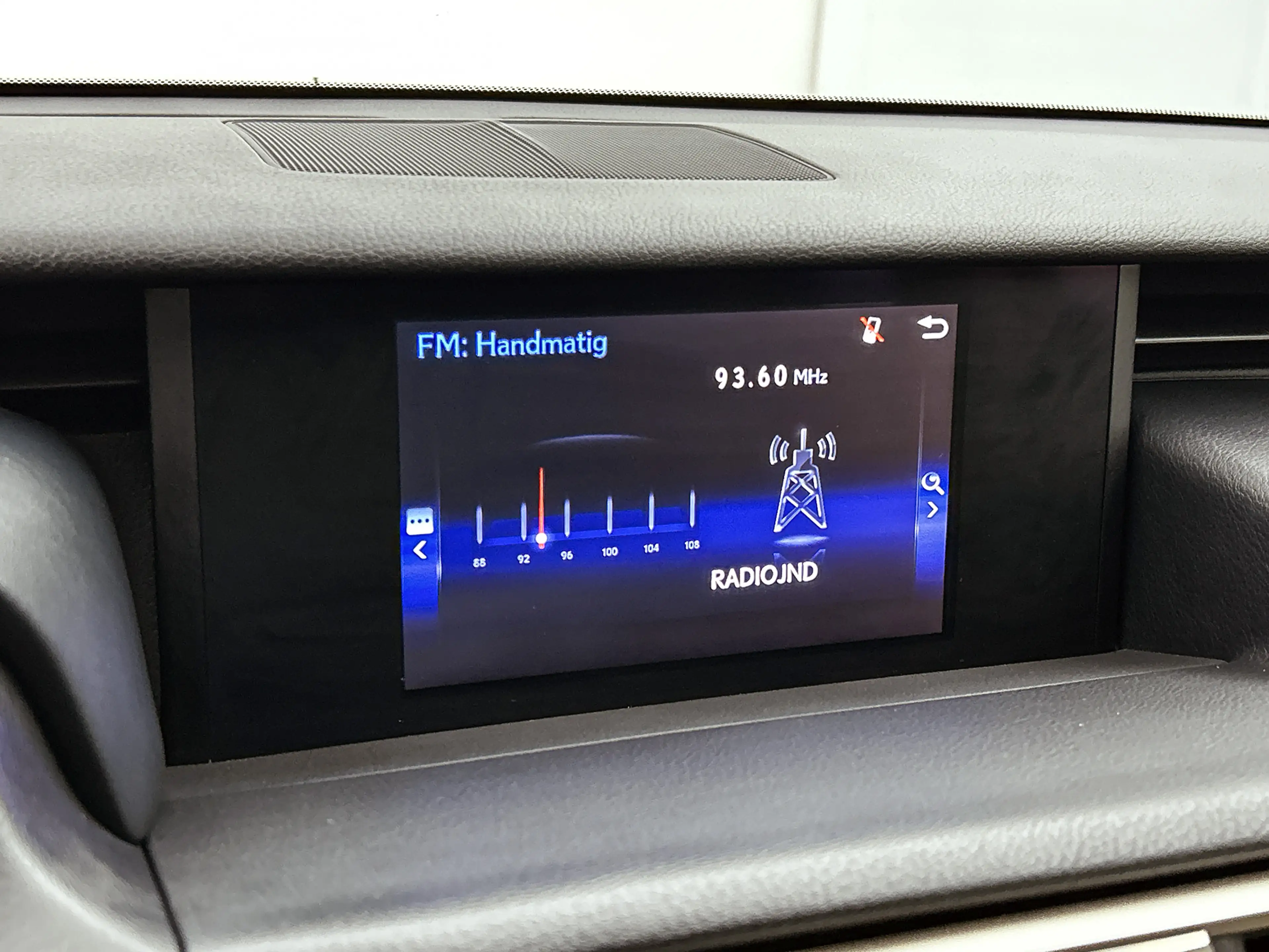 Lexus IS 300 300h Business Line | Safety Pack | Adaptive Cruise — photo 9