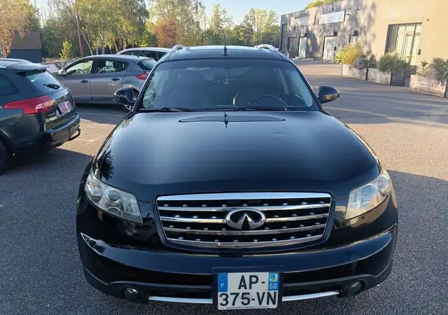 Infiniti FX view 2