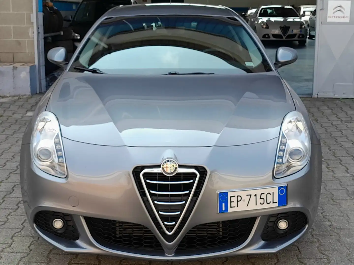 Alfa Romeo Giulietta 1.4 TB Distinctive 120cv Gris - 2