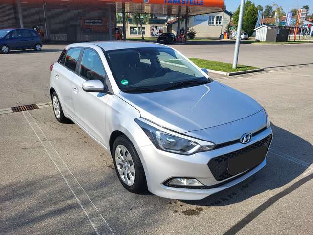 Imagine Hyundai i20 i20 Active