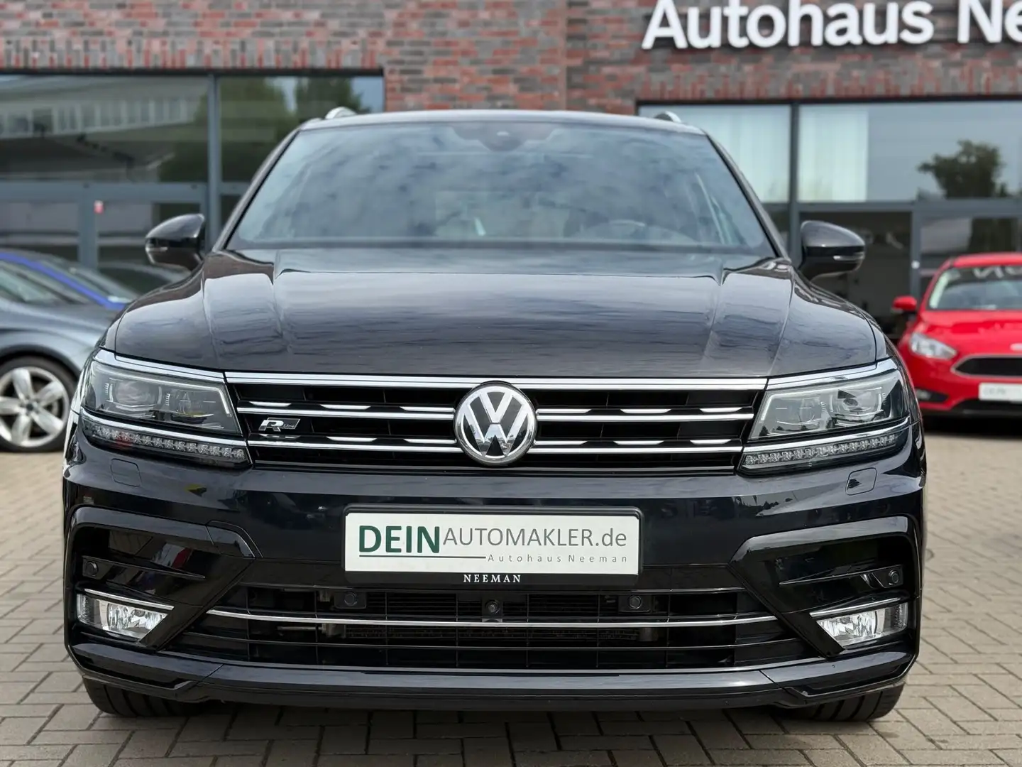 Volkswagen Tiguan Highline 4Motion*R-LINE*PANO*NAVI*SHZ* Noir - 2
