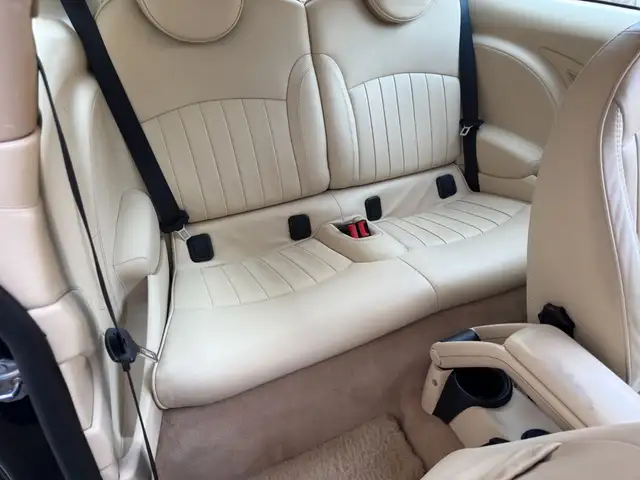 Mini Hatch view 15