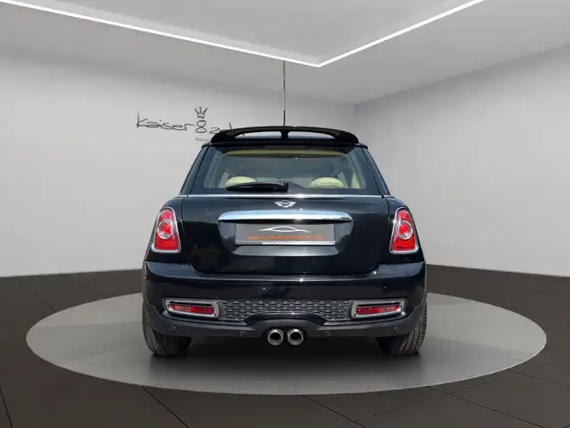 Mini Hatch view 7