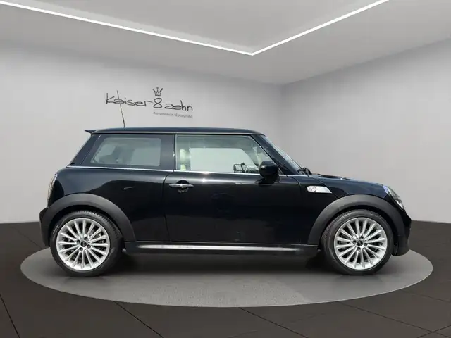 Mini Hatch view 5