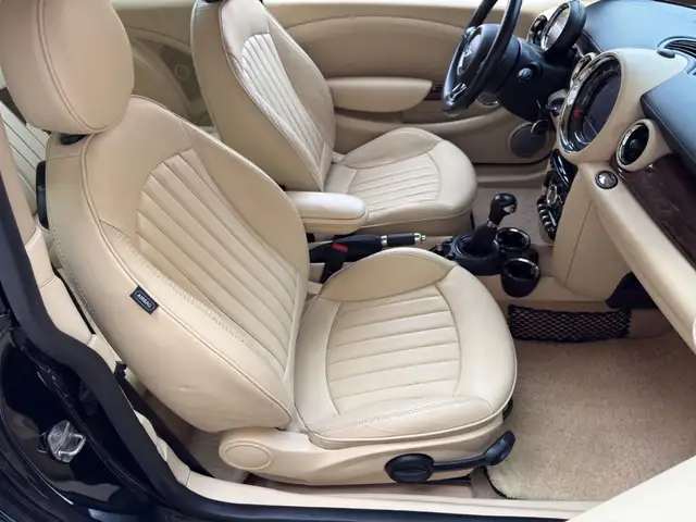 Mini Hatch view 12