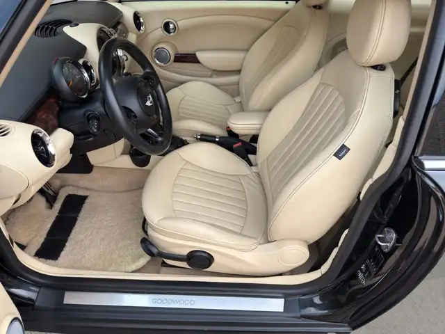 Mini Hatch view 10