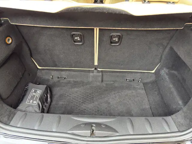 Mini Hatch view 23