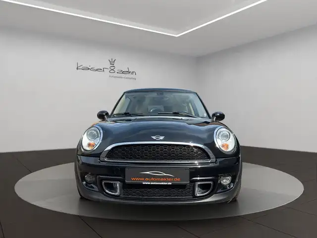Mini Hatch view 4