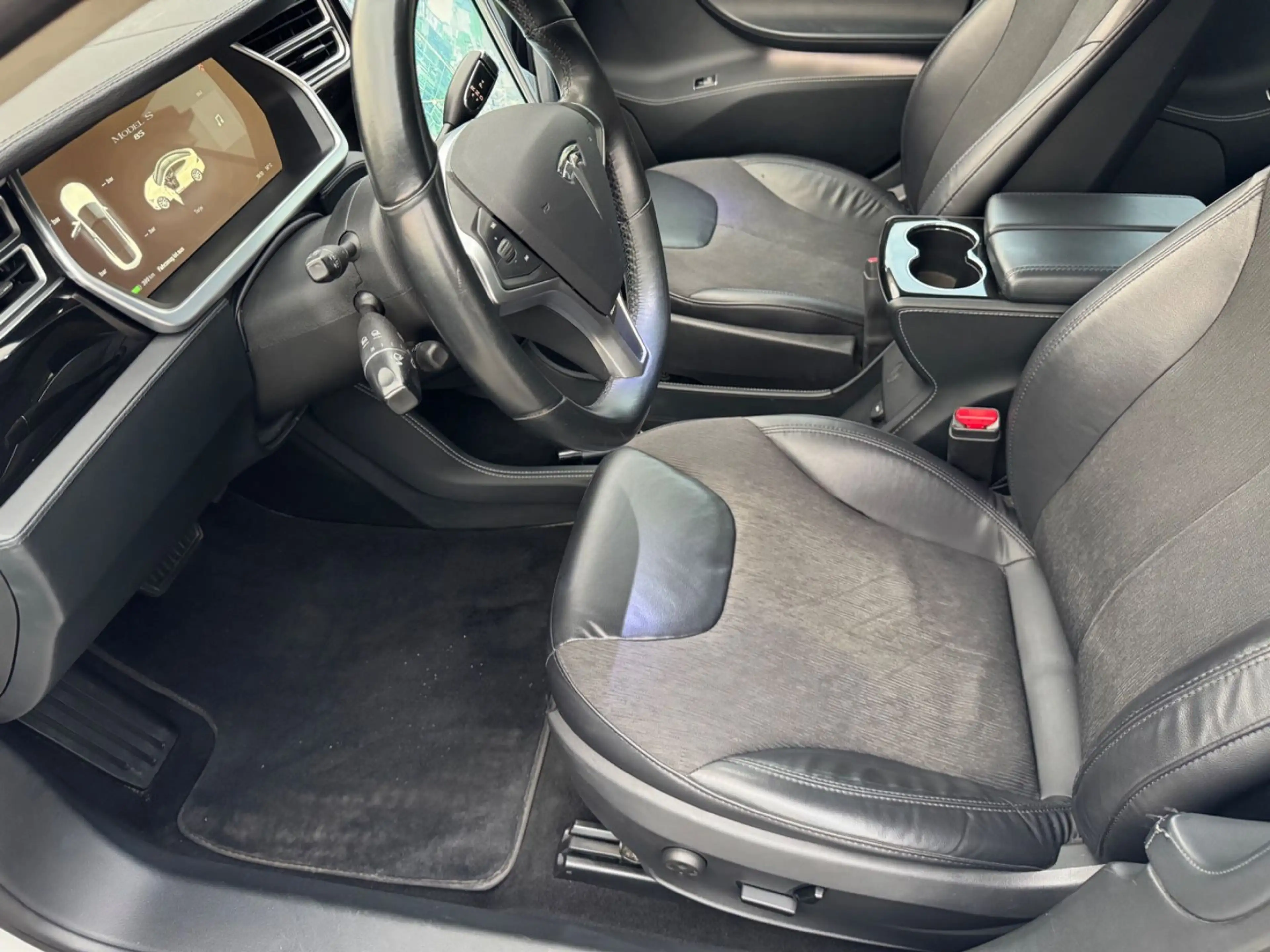 Tesla Model S 85*FREE SUPERCHARGING*SC01*PANORAMA*CCS* — photo 12