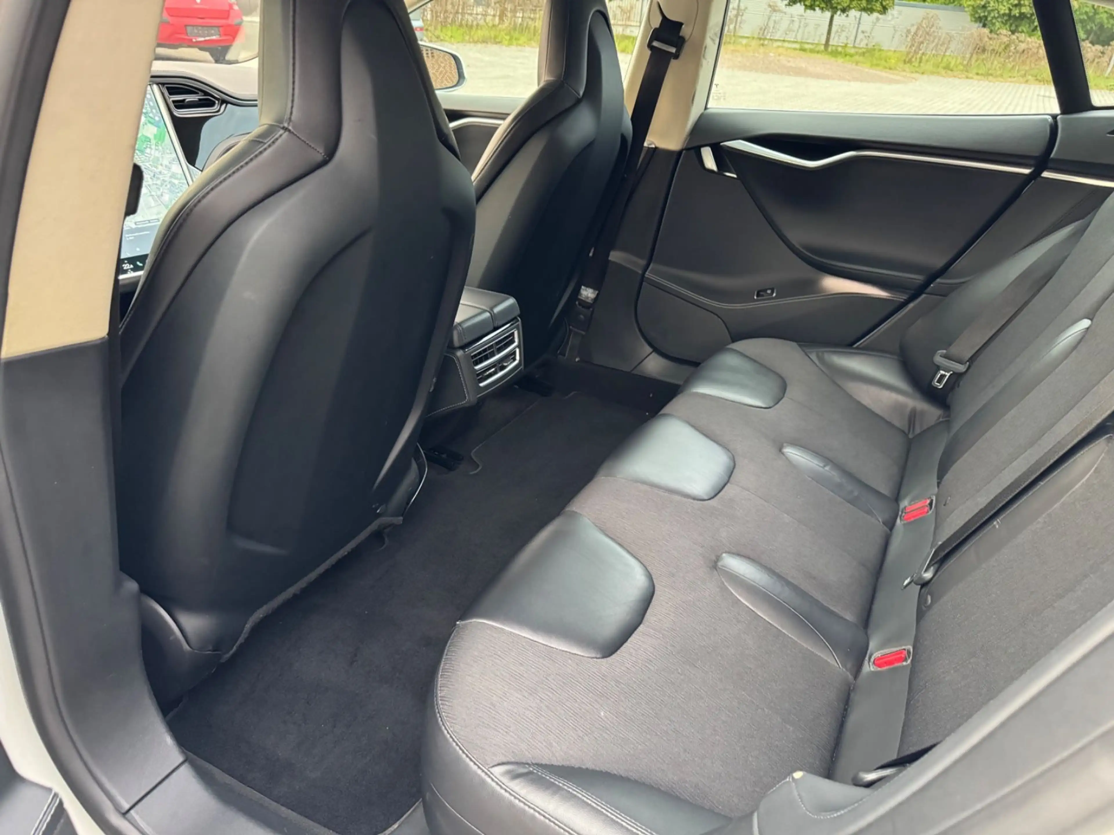 Tesla Model S 85*FREE SUPERCHARGING*SC01*PANORAMA*CCS* — photo 13