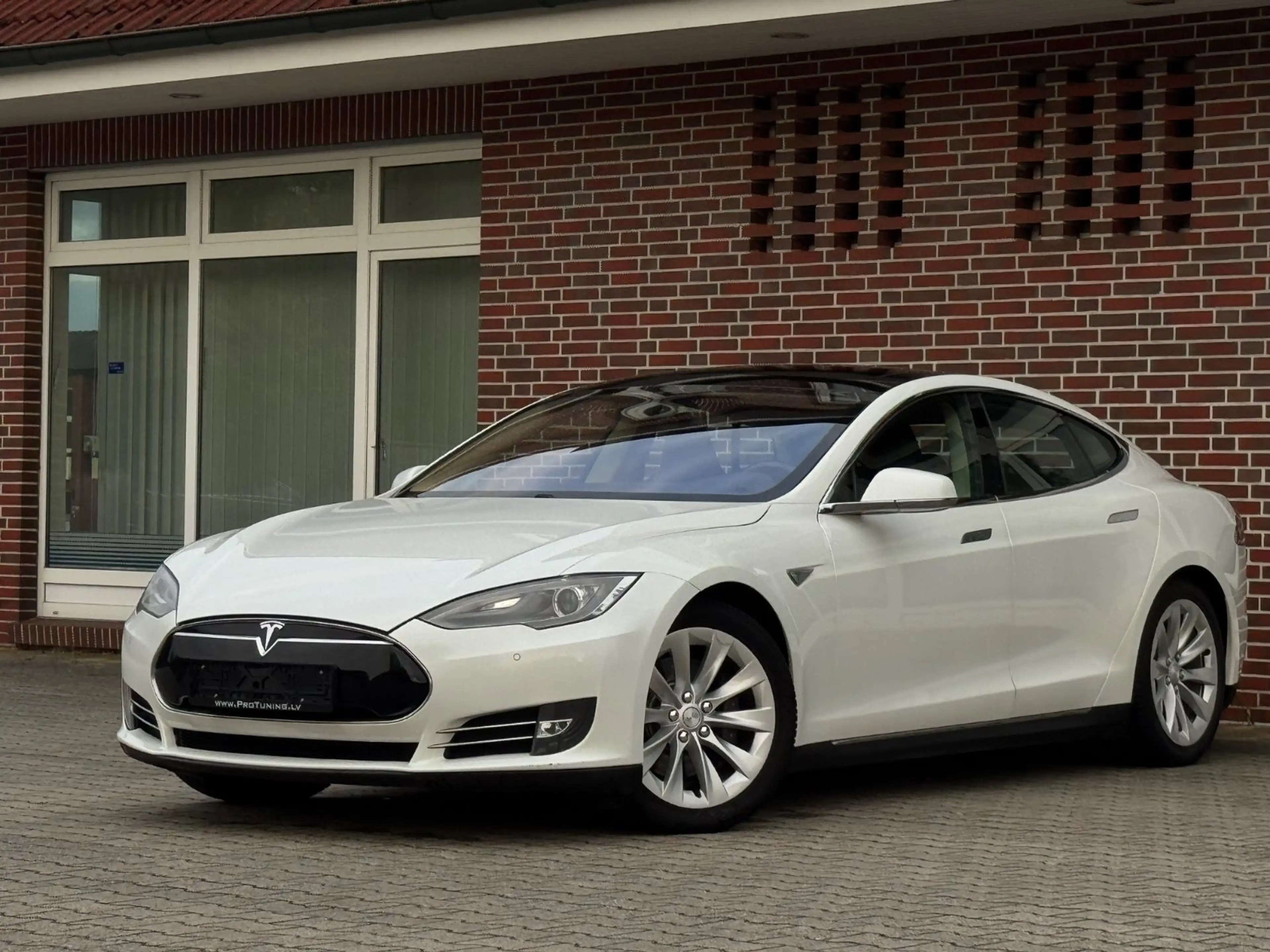 Tesla Model S 85*FREE SUPERCHARGING*SC01*PANORAMA*CCS*