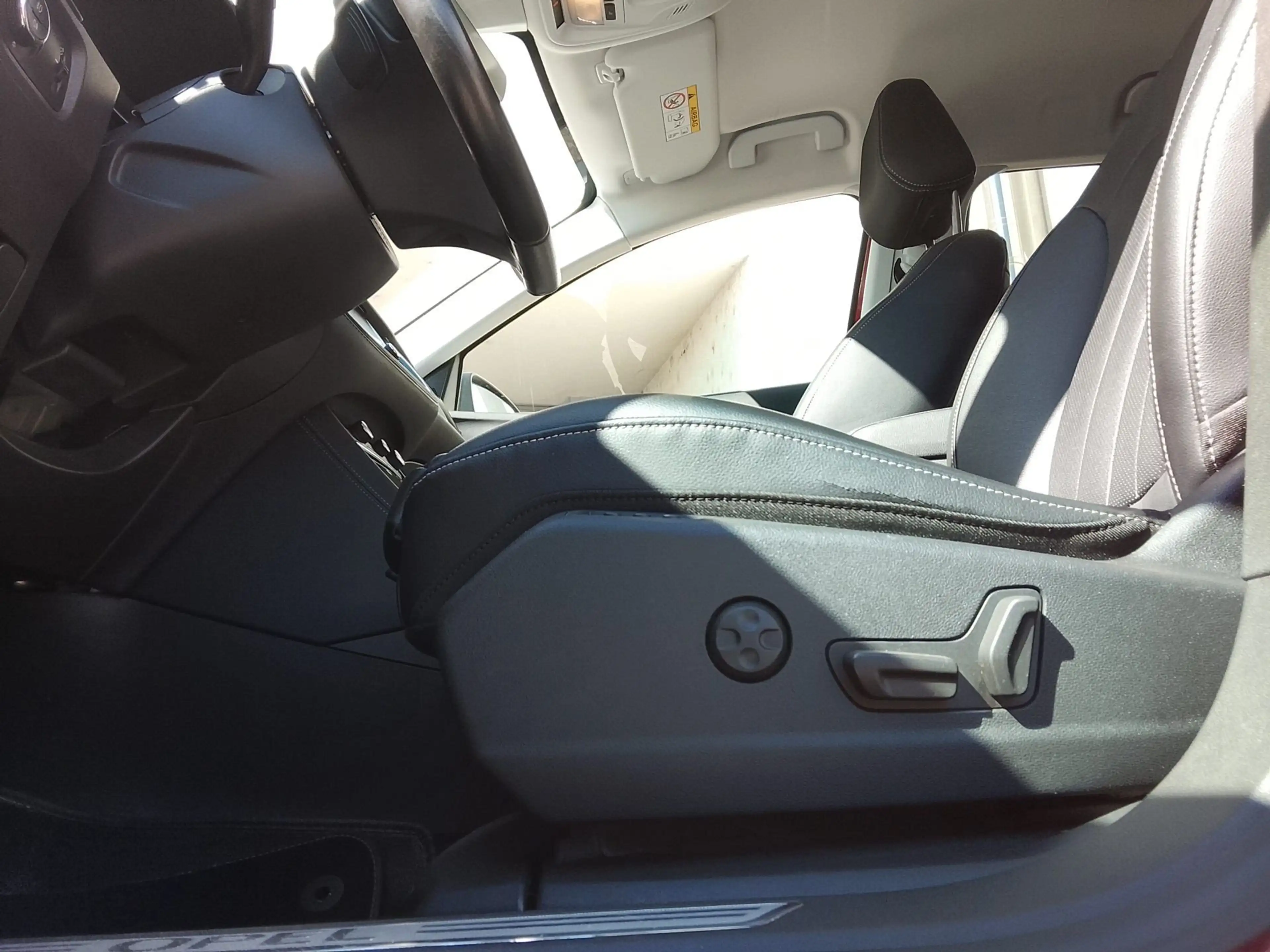 Opel Grandland X 1.6 Turbo Ultimate 2xKlima 360 AUT — photo 8